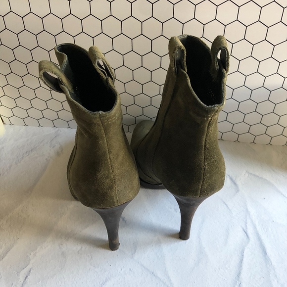 BCBGeneration Sandra Green Suede Ankle Booties 7.5 - Picture 4 of 8
